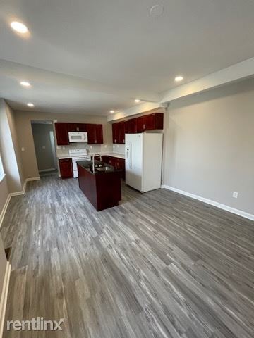 Building Photo - 3 br, 2.5 bath House - 2469 Brentwood Ave