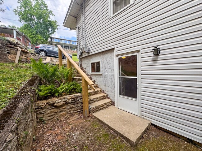 Building Photo - 117 Carolina Rd