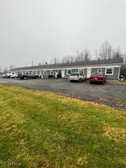Building Photo - 1724 Youngstown Kingsville Rd NE