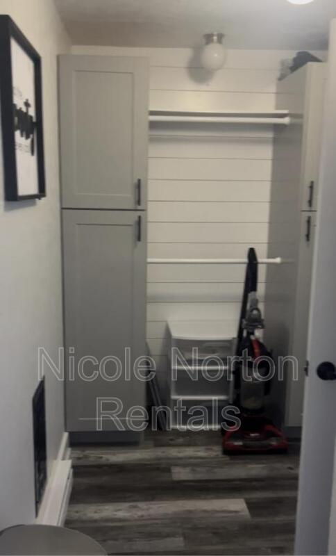 Building Photo - 457 Wildwood Ave