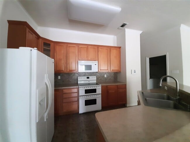 Building Photo - 12755 Mill Ridge Dr