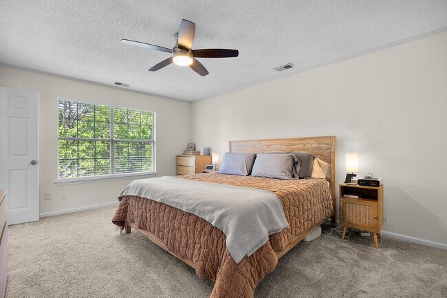 Building Photo - Bright. Spacious. Virginia Beach.