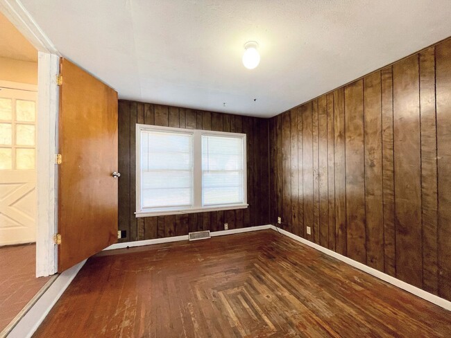 Building Photo - 3 Bedroom Located In Wichita