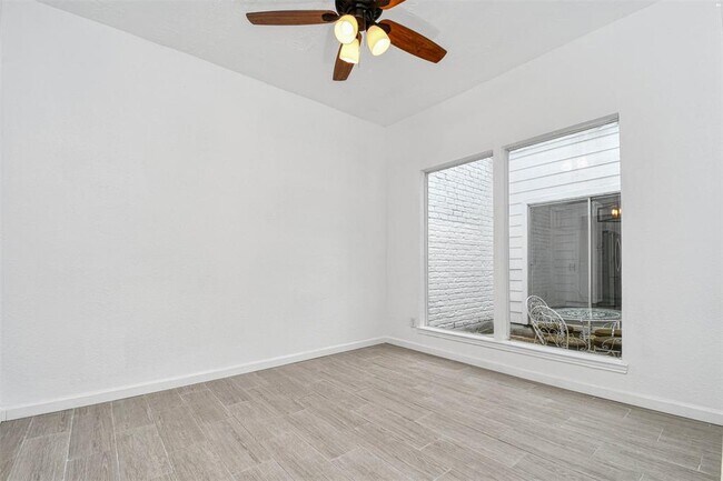 Building Photo - 86 Artesian Way