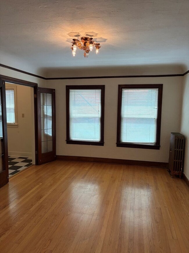 Interior Photo - Republican