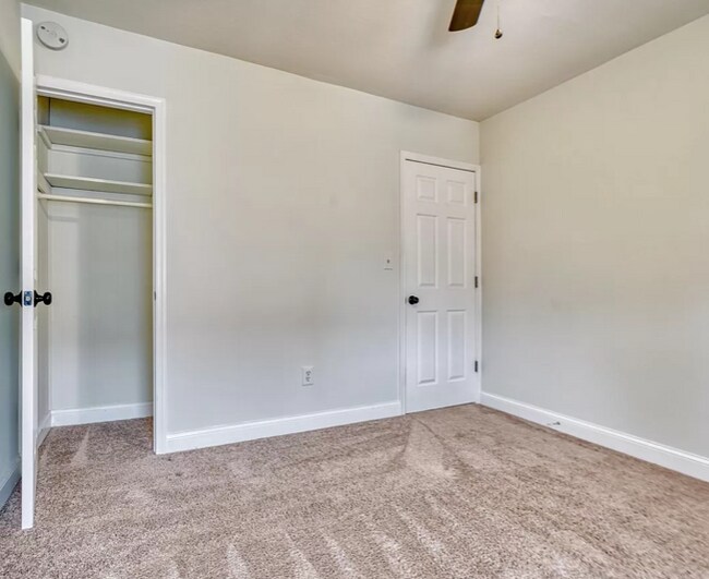 Building Photo - 204 N Port St