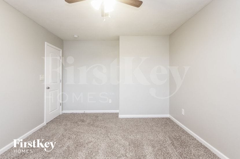 Building Photo - 3410 S Cordell Rd