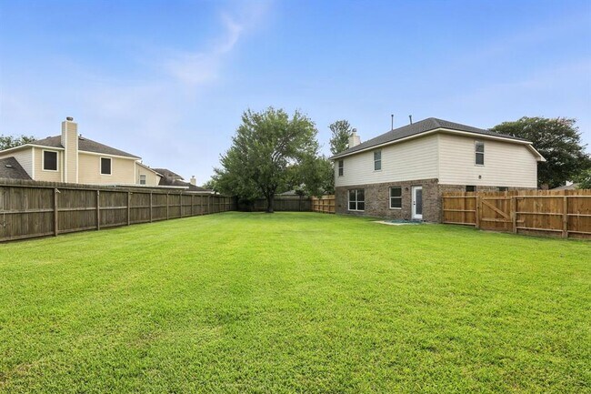 Building Photo - 8002 Blackcherry Ln
