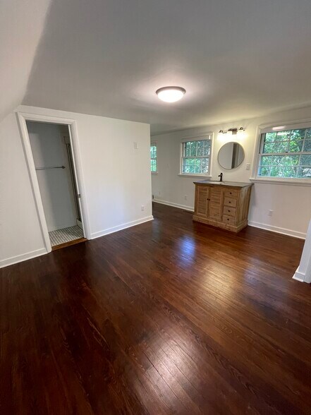 Building Photo - 2936 Rivermont Ave