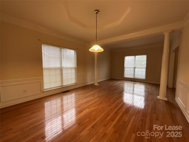 Building Photo - 10411 Rougemont Ln