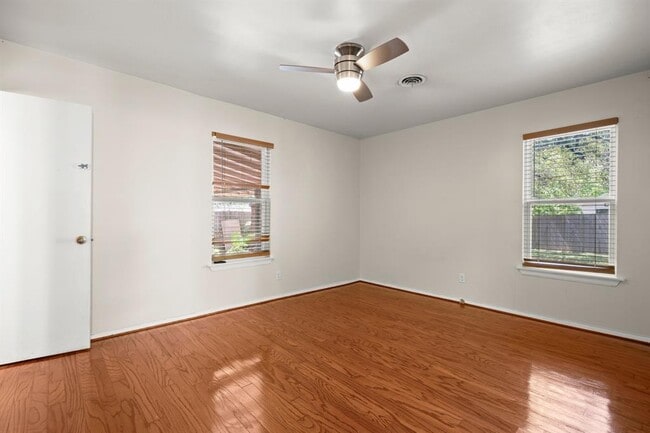 Building Photo - 5103 Orleans Ct