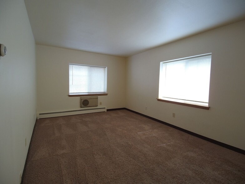 Interior Photo - Carriage Court