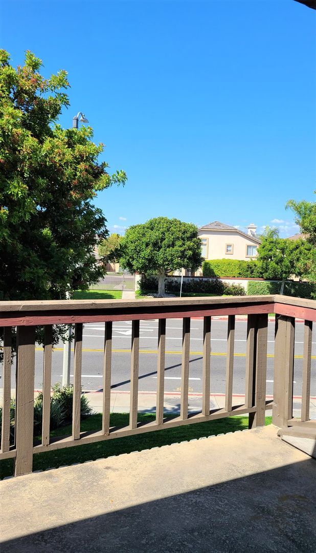 Building Photo - 3049 Jeffrey Dr