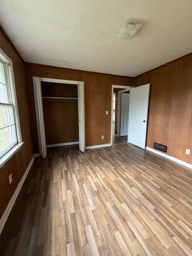 Building Photo - 8195-8195 Spillers Dr SW