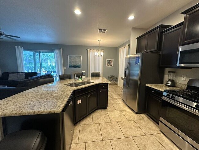Building Photo - 5299 Wildwood Wy