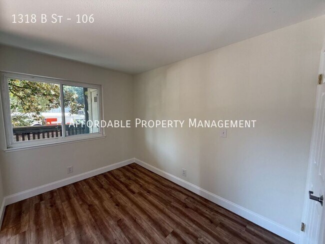 Building Photo - 1318 B St