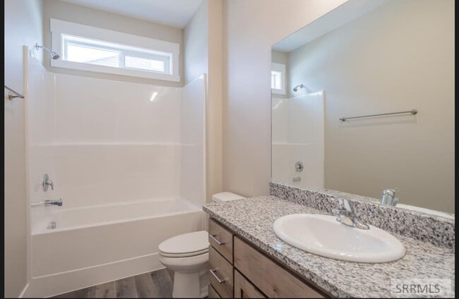 Building Photo - 4 bed 3 bath twin home in Idaho Falls 2 se...