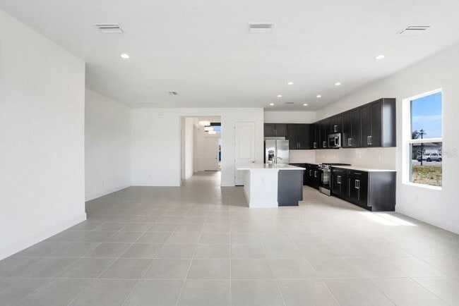 Building Photo - 32479 Neroli St
