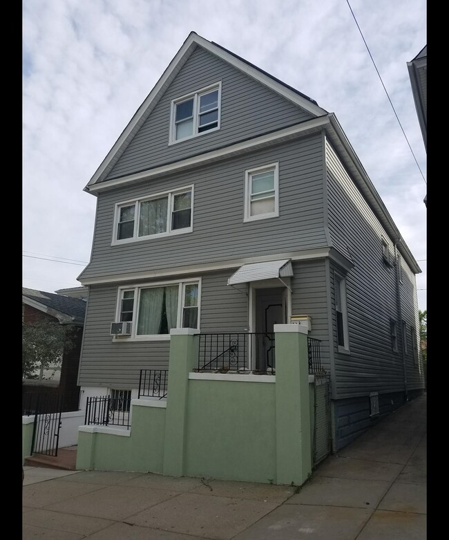Building Photo - 334 Stegman Pkwy