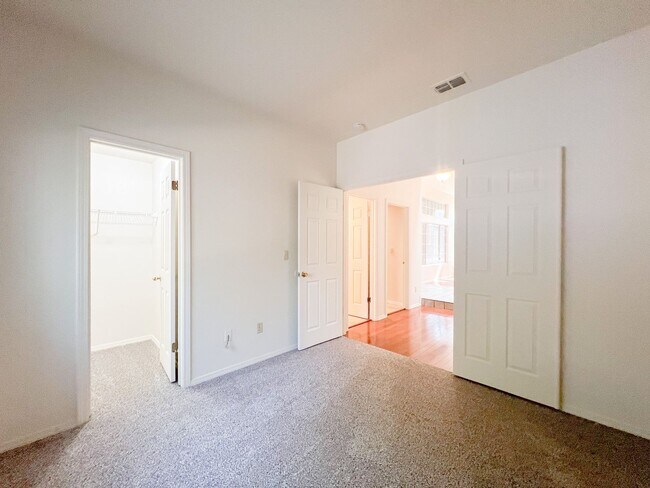 Building Photo - 8330 Sea Island Ct