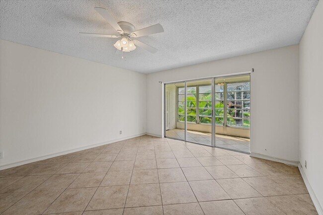 Building Photo - 719 Lori Dr