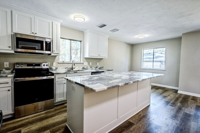Building Photo - Brand New 2x1! Fully Renovated throughout!...