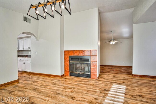 Building Photo - 6315 N Park St