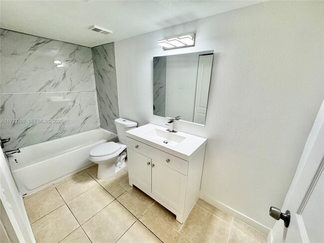 Building Photo - 643 Vista Isles Dr