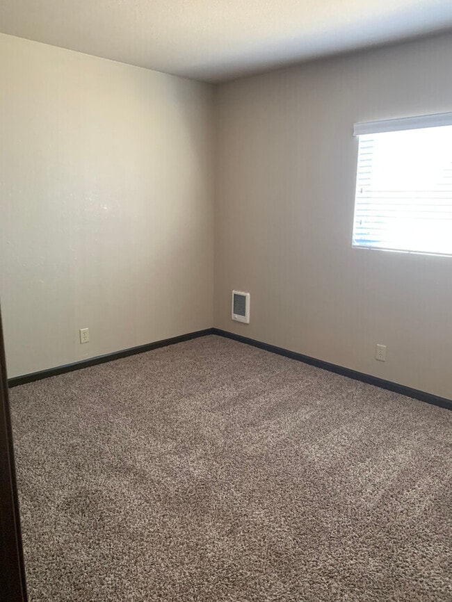 Building Photo - 1700 Locust St