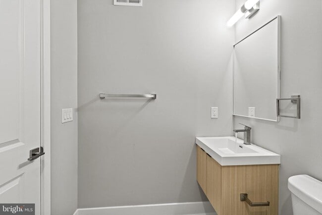 Building Photo - 2114 N 8th St