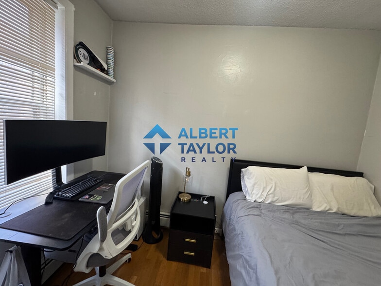 Building Photo - 36 Garden St