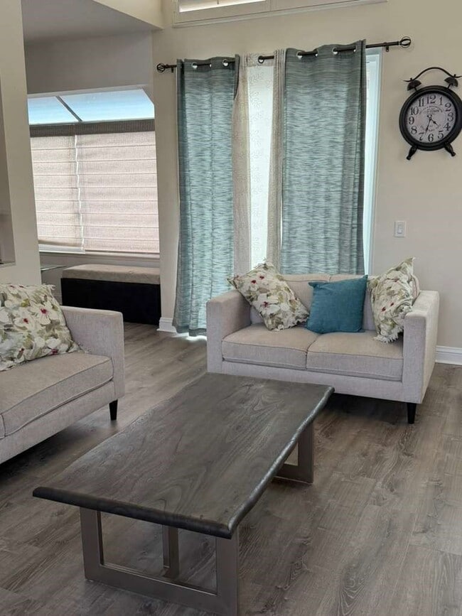 Building Photo - 192 Pasto Rico