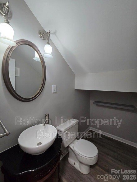 Building Photo - 5949 Quail Hollow Rd