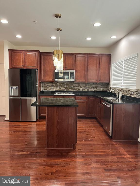 Building Photo - 3461 Eagle Ridge Dr