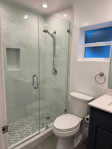 Building Photo - 18012 Bullock St