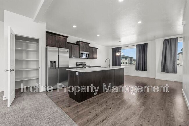 Building Photo - 407 S Meadow Garden Rd
