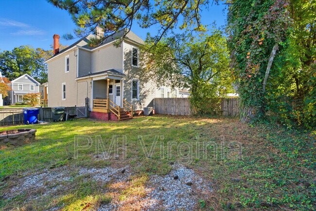 Building Photo - 527 W 26th St