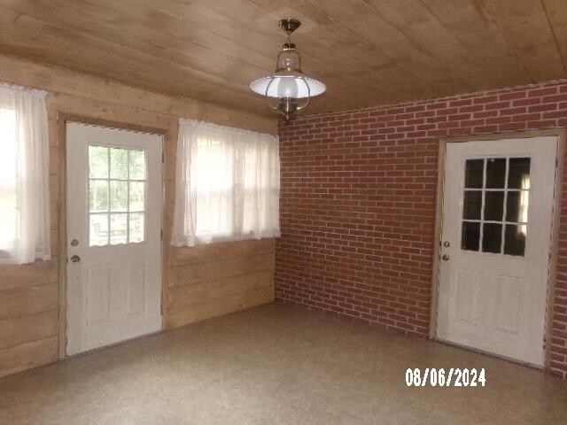 Building Photo - 830 Sherwood Dr NE