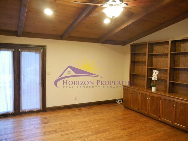 Building Photo - Spacious 4 Bed 4 Bath 2,954sqft Single Family Home in Carmichael