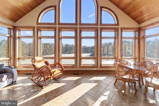 Building Photo - 3535 Meadow Rd