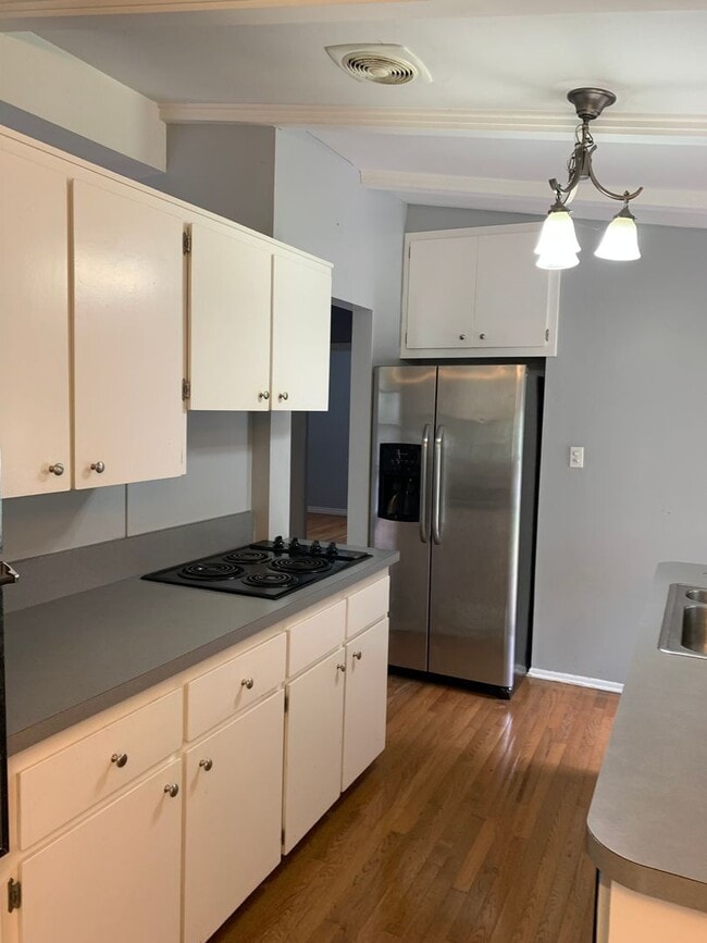 Building Photo - COMING SOON! 3 BEDROOM NORTHVILLE HOUSE FO...
