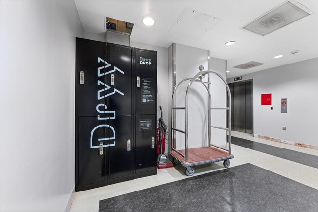 Building Photo - 1150 K St NW