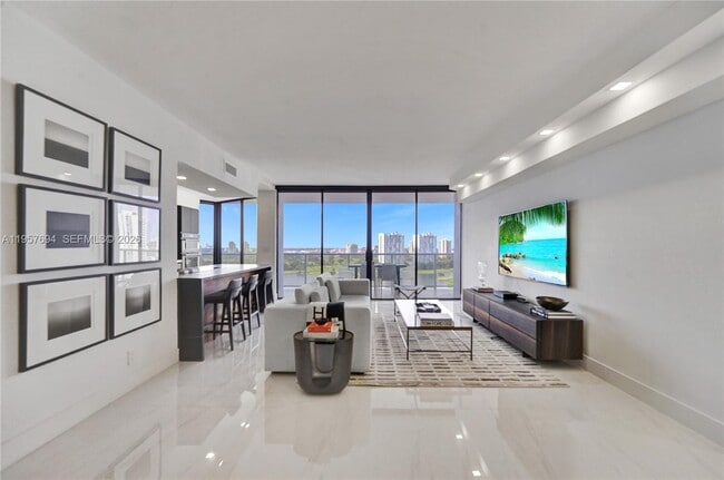 Building Photo - 20281 E Country Club Dr