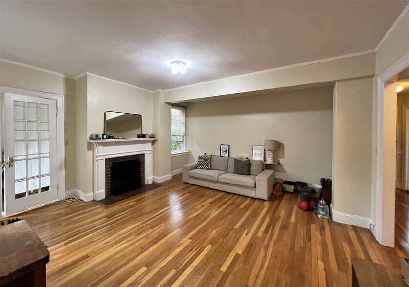 Building Photo - 7 Craigie Cir