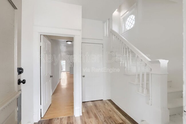 Building Photo - 1118 6th St