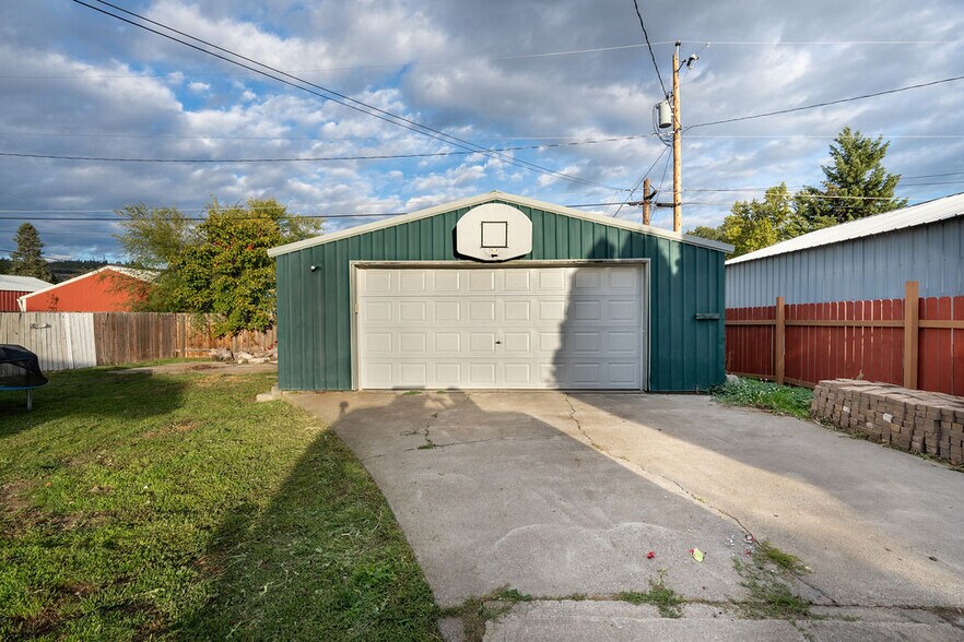 Building Photo - 2508 N Sycamore St