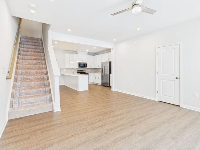 Building Photo - 640 Brookwood Glen Terrace