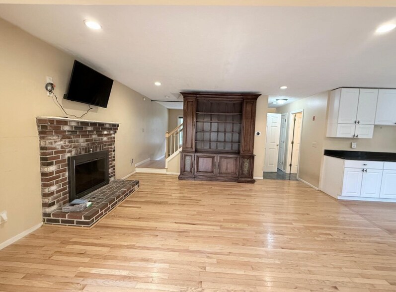 Building Photo - 1 Ernies Dr