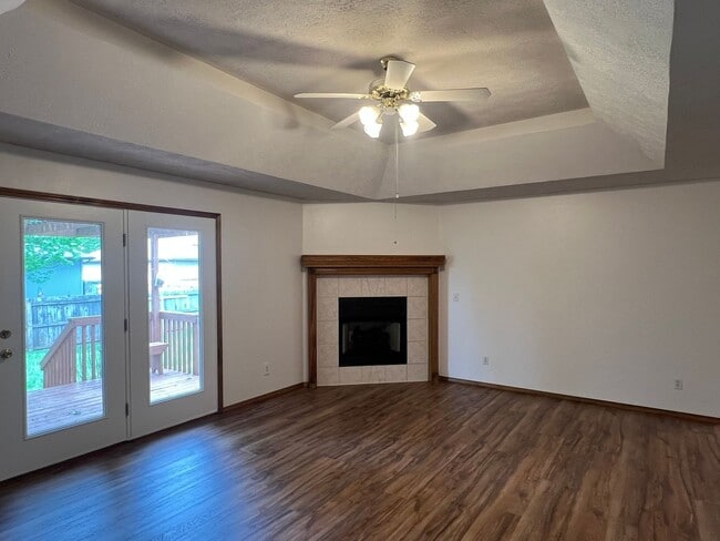 Building Photo - 3 Bed / 2 Bath in heart of Springfield