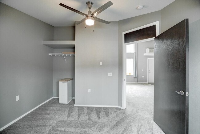 Building Photo - 3048 Anderberg Dr